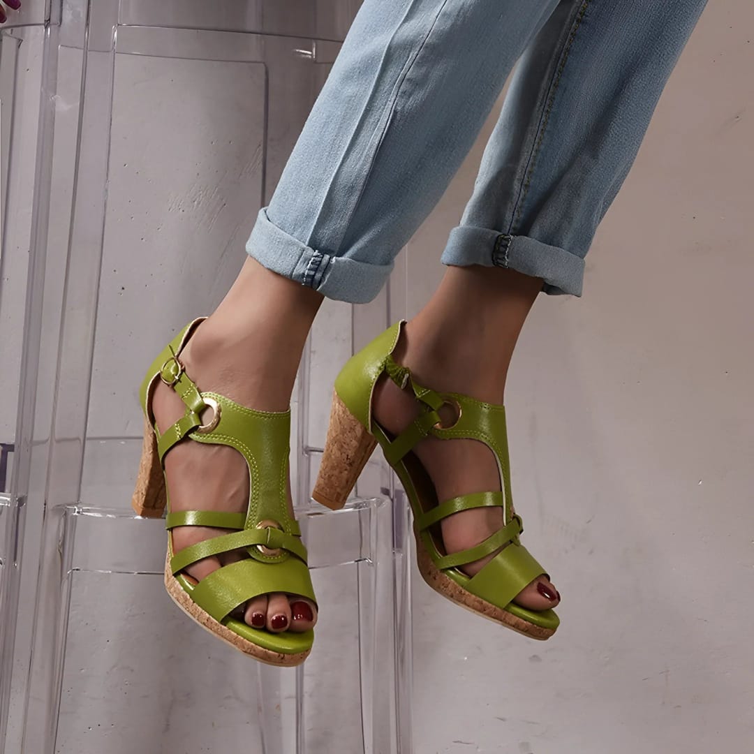Sandales à Talons Hauts – Élégance et Féminité