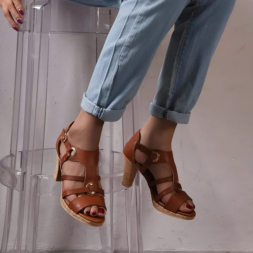 Sandales à Talons Hauts – Élégance et Féminité